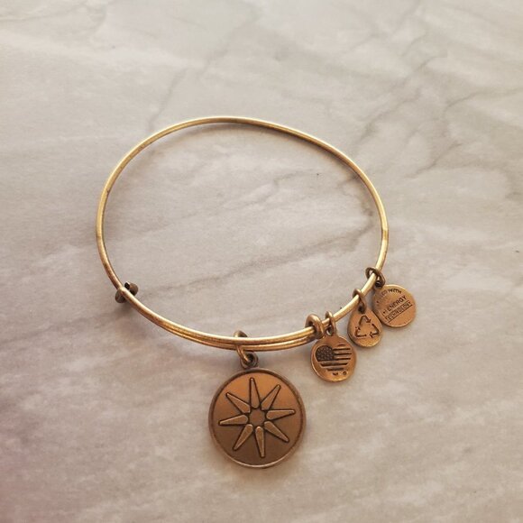 ✨ Alex And Ani Star Of Venus Gold Expandable Charm Bracelet ✨ - Picture 1 of 6